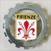 920FI Stemma ingranaggio in metallo cromato scudo dorato Città di FIRENZE diametro mm 70  dipinto a mano con perni a tergo, anni 70